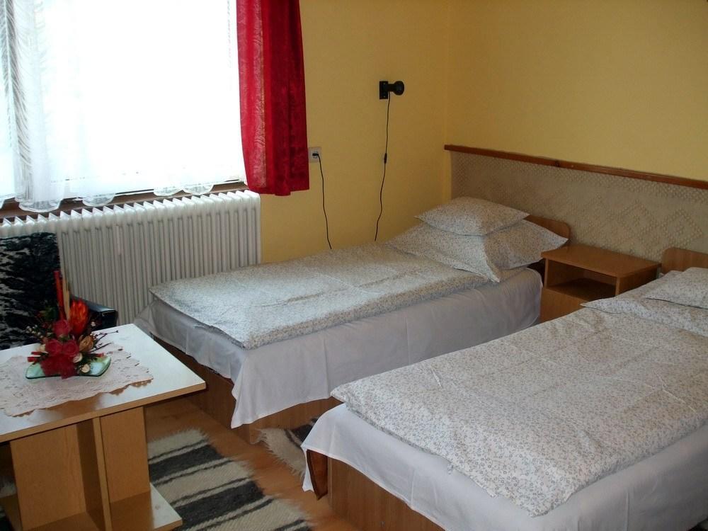 Lugas Szallas Jászberény Kamer foto