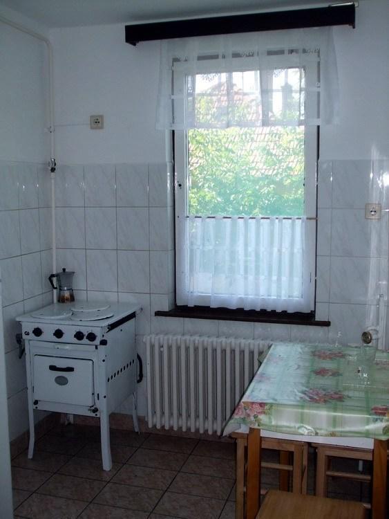 Lugas Szallas Jászberény Buitenkant foto